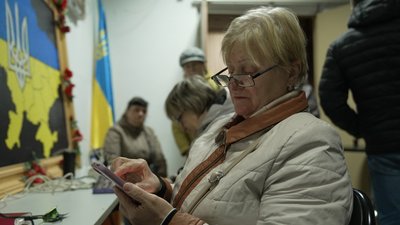 Другу добу без світла, у чергах та під звуки генераторів: як живе Славутич, який повністю залежить від електроенергії Другу добу без світла, у чергах та під звуки генераторів: як живе Славутич, який повністю залежить від електроенергії