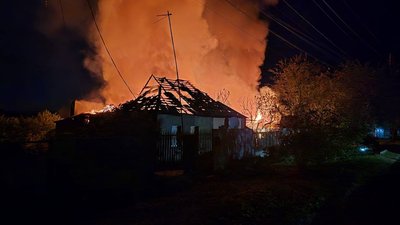 Пожежа у приватному будинку внаслідок удару РФ "Шахедом", 21 травня 2024 року Пожежа у приватному будинку внаслідок удару РФ "Шахедом", 21 травня 2024 року