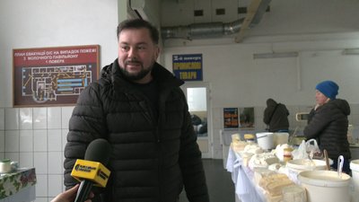 У Житомирі на Житньому ринку здорожчала молочна продукція: що кажуть продавці, покупці та експерт У Житомирі на Житньому ринку здорожчала молочна продукція: що кажуть продавці, покупці та експерт