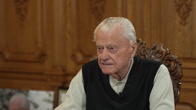 Героя України та аграрія з Чернігівщини Леоніда Яковишина поховали у мавзолеї, який він сам собі збудував при житті Героя України та аграрія з Чернігівщини Леоніда Яковишина поховали у мавзолеї, який він сам собі збудував при житті