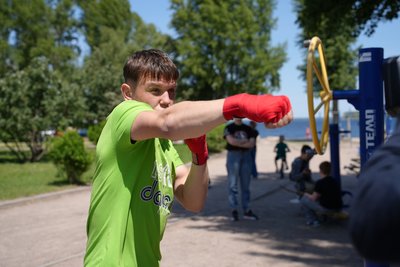 Збирали гроші та пригощали їжею: у Черкасах відбувся доброчинний турнір "Бокс заради перемоги" Збирали гроші та пригощали їжею: у Черкасах відбувся доброчинний турнір "Бокс заради перемоги"