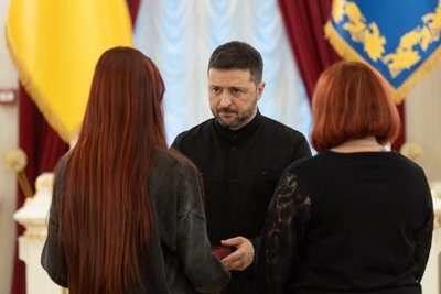 Президент вручив ордени "Золота Зірка" родинам двох захисників з Полтавщини Президент вручив ордени "Золота Зірка" родинам двох захисників з Полтавщини