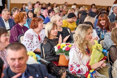 У Черкасах до Дня працівників освіти нагородили вчителів У Черкасах до Дня працівників освіти нагородили вчителів