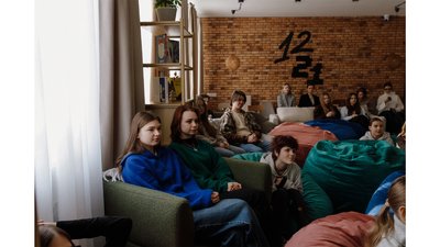 Підготовка до НМТ, клуби, розмовники та психосоціальна підтримка: як у Чернігові працює молодіжний простір "12-21" Підготовка до НМТ, клуби, розмовники та психосоціальна підтримка: як у Чернігові працює молодіжний простір "12-21"