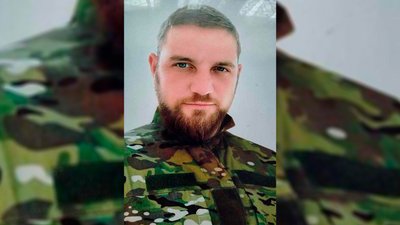 Опізнали за ДНК-експертизою: на Чернігівщині попрощалися з бійцем Олександром Буряком Опізнали за ДНК-експертизою: на Чернігівщині попрощалися з бійцем Олександром Буряком