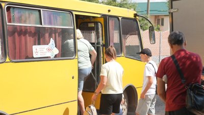 Проїзд по 30 і 35 гривень: у Вінниці підвищили тарифи на маршрутні таксі Проїзд по 30 і 35 гривень: у Вінниці підвищили тарифи на маршрутні таксі