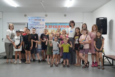 "Діти — наше майбутнє": як благодійний фонд "Крила Фундейшн" підтримує родини на Херсонщині "Діти — наше майбутнє": як благодійний фонд "Крила Фундейшн" підтримує родини на Херсонщині