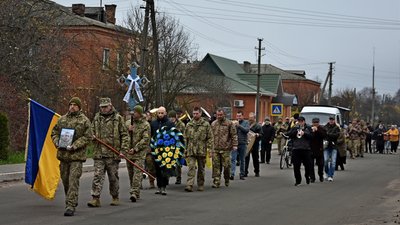 На Чернігівщині поховали військовослужбовця Ігоря Лепіліна На Чернігівщині поховали військовослужбовця Ігоря Лепіліна