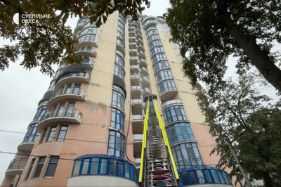 В Одесі внаслідок російської атаки пошкоджений житловий будинок: серед травмованих дитина В Одесі внаслідок російської атаки пошкоджений житловий будинок: серед травмованих дитина