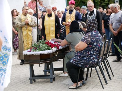 У Ромнах на Сумщині попрощалися з військовослужбовцем Юрієм Пивоваровим У Ромнах на Сумщині попрощалися з військовослужбовцем Юрієм Пивоваровим