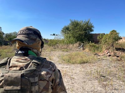 "Чим більше ми їх спалимо, тим менше полетить в нашу сторону": як працюють на прикордонні пілоти FPV-дронів "Чим більше ми їх спалимо, тим менше полетить в нашу сторону": як працюють на прикордонні пілоти FPV-дронів