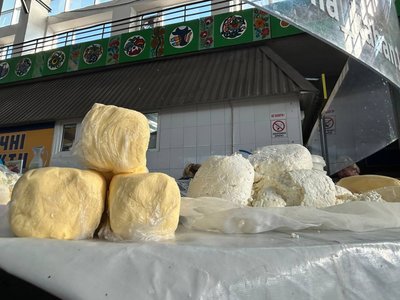 У Житомирі знизився попит на молочні продукти на Житньому ринку: що з цінами У Житомирі знизився попит на молочні продукти на Житньому ринку: що з цінами