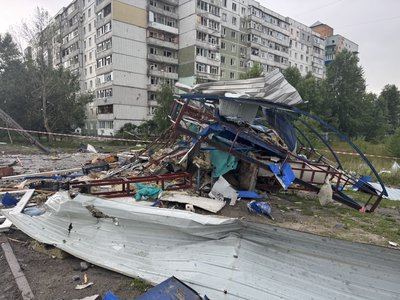 Чотири людини загинули. РФ завдала удару трьома КАБами по цивільній інфраструктурі Сум Чотири людини загинули. РФ завдала удару трьома КАБами по цивільній інфраструктурі Сум