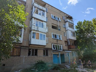 Армія РФ обстріляла Курахове: двоє людей поранені Армія РФ обстріляла Курахове: двоє людей поранені