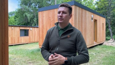 У Сосниці на Чернігівщині встановлюють модульні будинки для переселенців У Сосниці на Чернігівщині встановлюють модульні будинки для переселенців