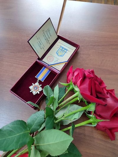 Родинам трьох полеглих військових з Одещини вручили ордени "За мужність" Родинам трьох полеглих військових з Одещини вручили ордени "За мужність"