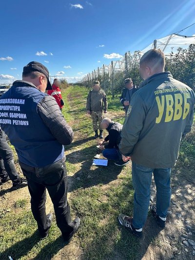 Намагався за 5 тис. доларів потрапити до Словаччини: полтавця підозрюють у підкупу прикордонника на Закарпатті Намагався за 5 тис. доларів потрапити до Словаччини: полтавця підозрюють у підкупу прикордонника на Закарпатті