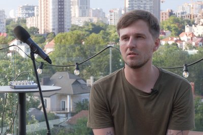 Комік у цивільному житті, військовий — у фронтовому: інтерв'ю з одеським коміком Віталієм Жавнерчиком Комік у цивільному житті, військовий — у фронтовому: інтерв'ю з одеським коміком Віталієм Жавнерчиком
