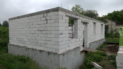 Дали ключі, а потім забрали: чому багатодітна сім'я 9 місяців чекає на заселення до будинку в Ягідному на Чернігівщині Дали ключі, а потім забрали: чому багатодітна сім'я 9 місяців чекає на заселення до будинку в Ягідному на Чернігівщині