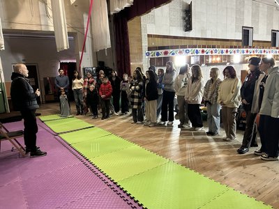 "Радий усіх бачити": актор та військовий Андрій Валенський зустрівся із молоддю Черкащини "Радий усіх бачити": актор та військовий Андрій Валенський зустрівся із молоддю Черкащини