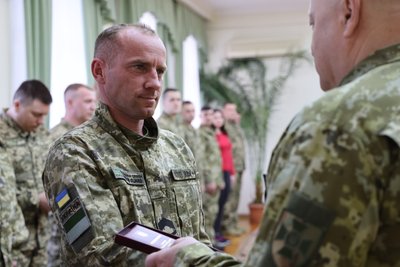 Двоє прикордонників з Волині отримали державні нагороди Двоє прикордонників з Волині отримали державні нагороди
