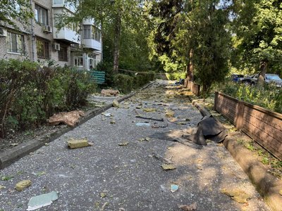 Пошкоджені багатоповерхівка, промислові підприємства та автівки, є жертви: що відбувається на місцях атак РФ у Дніпрі Пошкоджені багатоповерхівка, промислові підприємства та автівки, є жертви: що відбувається на місцях атак РФ у Дніпрі
