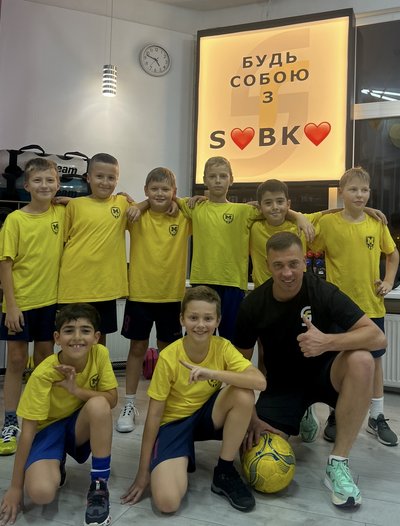 Віталій Собко на тренуванні з дітьми Віталій Собко на тренуванні з дітьми