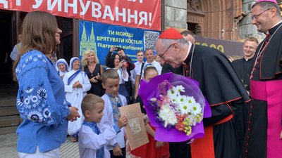 Держсекретар Ватикану Паролін відвідав храм Святого Миколая в Києві Держсекретар Ватикану Паролін відвідав храм Святого Миколая в Києві