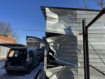 У Сумах російський дрон влучив в у станцію техобслуговування: які наслідки У Сумах російський дрон влучив в у станцію техобслуговування: які наслідки