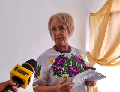 Пластикове замість старовинного: у тернопільській школі замінили вікно Пластикове замість старовинного: у тернопільській школі замінили вікно