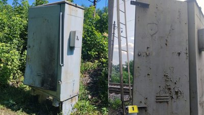 Підпали на залізниці на Черкащині: серед підозрюваних — контрактник-дезертир Підпали на залізниці на Черкащині: серед підозрюваних — контрактник-дезертир