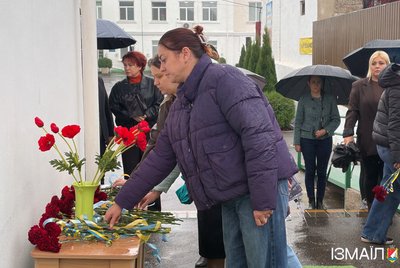 На Одещині відкрили меморіальну дошку на честь загиблого військового Олексія Мазілова