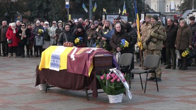 З військовим Вадимом Бабіним попрощалися у Рівному З військовим Вадимом Бабіним попрощалися у Рівному