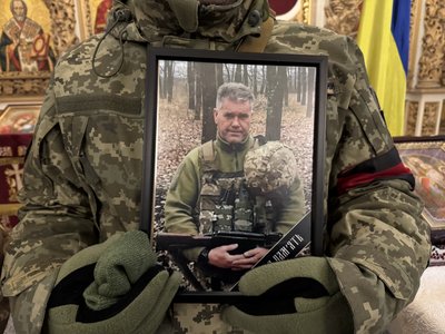 У Полтаві прощаються з трьома полеглими захисниками України У Полтаві прощаються з трьома полеглими захисниками України
