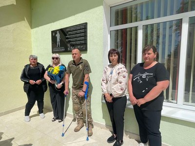 Меморіальна таблиця п'яти бійцям, Почапинці, пам'ять про біців, Почапинський ліцей Меморіальна таблиця п'яти бійцям, Почапинці, пам'ять про біців, Почапинський ліцей