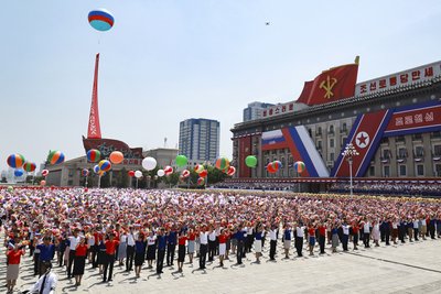 Північнокорейці зустрічають Путіна і Кім Чен Ина