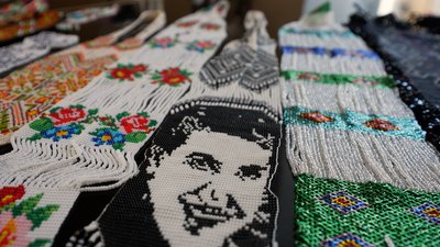 Відчувають захист завдяки прикрасам. Як на Буковині майстрині виготовляють старовинні ґердани та силянки | Жива спадщина