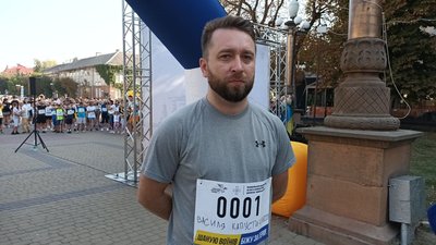 У Тернополі влаштували забіг "Шаную воїнів, біжу за героїв України" У Тернополі влаштували забіг "Шаную воїнів, біжу за героїв України"