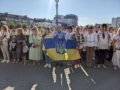 "Особливе відчуття єднання": Умані розгорнули 50-метровий прапор "Особливе відчуття єднання": Умані розгорнули 50-метровий прапор