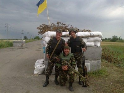 Василь Логвиненко Бабай з побратимами Василь Логвиненко Бабай з побратимами