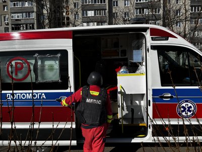 У Харкові зафіксували влучання дрона вранці 26 березня, приїхала швидка У Харкові зафіксували влучання дрона вранці 26 березня, приїхала швидка