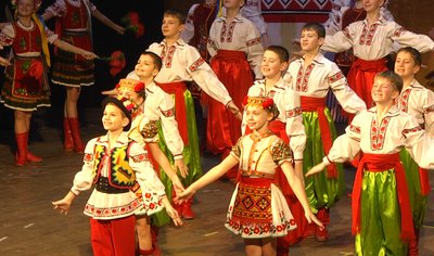 200 дітей-танцюристів: у Хмельницькому відбувся фестиваль "Зимові візерунки" 200 дітей-танцюристів: у Хмельницькому відбувся фестиваль "Зимові візерунки"
