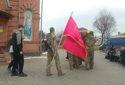 У Хмельницькому попрощались з мінометником Василем Тарадаєм У Хмельницькому попрощались з мінометником Василем Тарадаєм