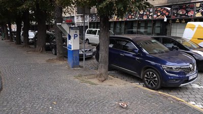 113 автівок на одне платне паркомісце — як у Чернівцях планують вирішувати проблеми з паркуванням 113 автівок на одне платне паркомісце — як у Чернівцях планують вирішувати проблеми з паркуванням