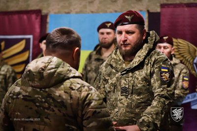 У житомирській 95-й бригаді нагородили військових за участь у штурмах У житомирській 95-й бригаді нагородили військових за участь у штурмах