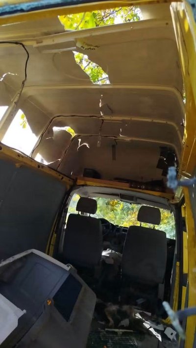 «Одна собака загинула, ще трьох шукають». У Краматорську FPV-дрон атакував евакуаційне авто «Одна собака загинула, ще трьох шукають». У Краматорську FPV-дрон атакував евакуаційне авто