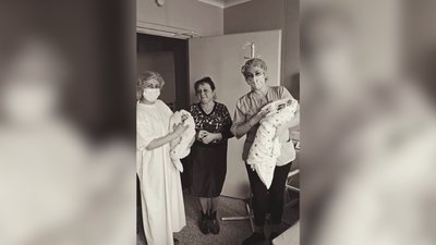 Одне з немовлят було у "сорочці": жінка народила двійню у перинатальному центрі Рівного Одне з немовлят було у "сорочці": жінка народила двійню у перинатальному центрі Рівного