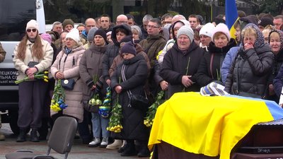 З добровольцями Василем Оніщуком, Тетяною Лукашук та Олегом Півнем попрощались у Рівному З добровольцями Василем Оніщуком, Тетяною Лукашук та Олегом Півнем попрощались у Рівному