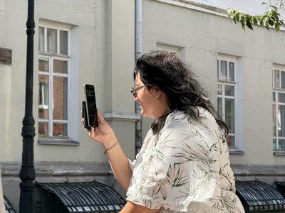 "Куди не поїду, всім подобається". Вуличний музикант Дмитро Гагін мандрує Сумщиною "Куди не поїду, всім подобається". Вуличний музикант Дмитро Гагін мандрує Сумщиною