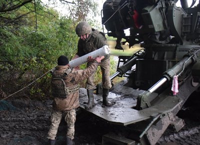 Артилеристи з бригади, яка створена на Тернопільщині, виконують завдання в зоні бойових дій Артилеристи з бригади, яка створена на Тернопільщині, виконують завдання в зоні бойових дій